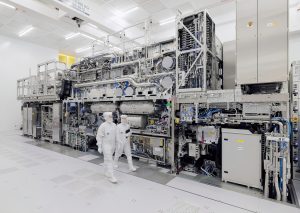 三星目标2030年将High-NA EUV导入1nm制程,台积电持谨慎态度
