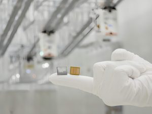 芯片封装专家警示:热成AI最大瓶颈,AI驱动设计、CPO与STCO或成破局之道