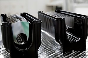 AI数据中心需求激增 HDD存储迎复苏 日本零部件商TDK、Resonac扩产