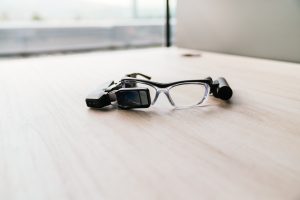 AR热潮席卷全行业:服装、家电、音频企业跨界入局Micro LED显示